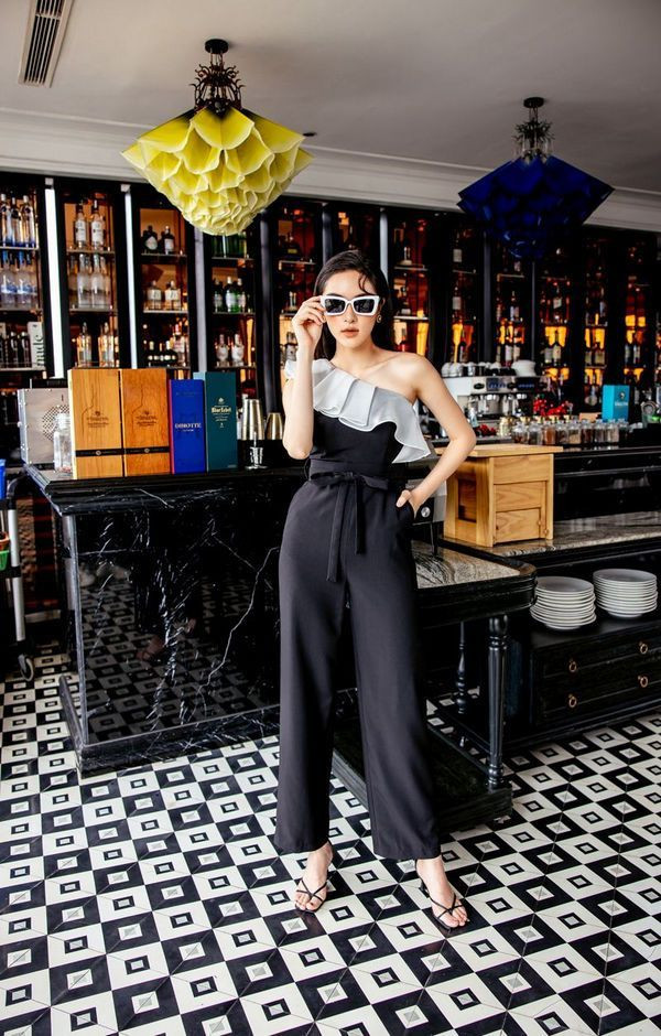 Chọn jumpsuit cho người ngực nhỏ