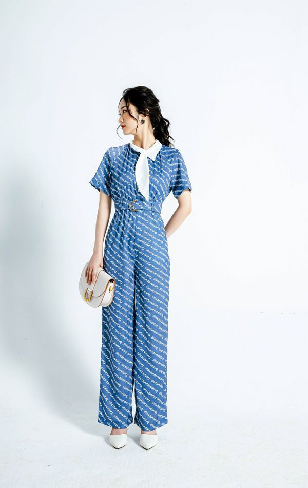 Chọn jumpsuit cho người đùi to chân ngắn